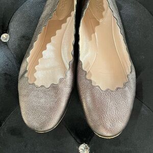 Chloe Shimmering Silver Scalloped Flats